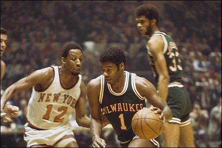 纷纷将矛头 纷纷将矛头